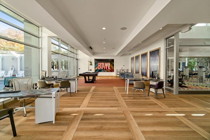 RGVtYW5kUGljdHVyZToyMDI5NzM0MDUx