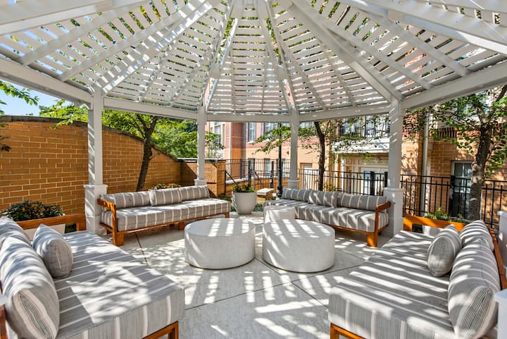 RGVtYW5kUGljdHVyZToyMDI5NzM1OTU5