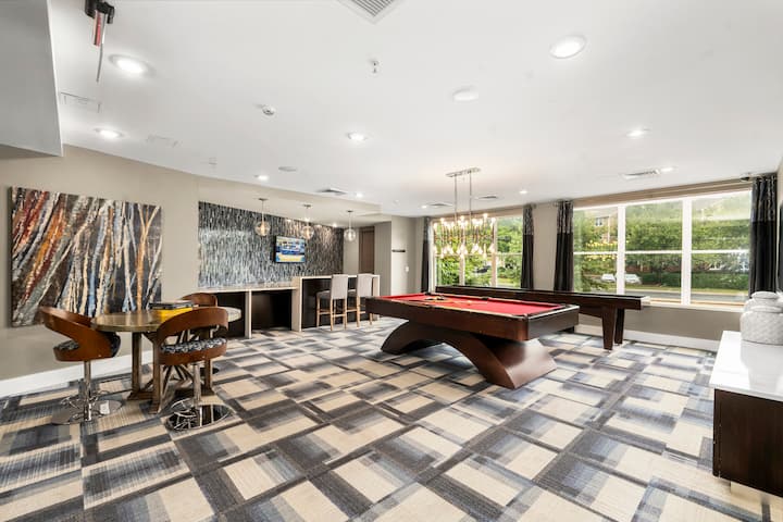 RGVtYW5kUGljdHVyZToyMDI5NzM1ODAz