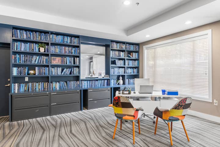 RGVtYW5kUGljdHVyZToyMDI5NzM0NzA3