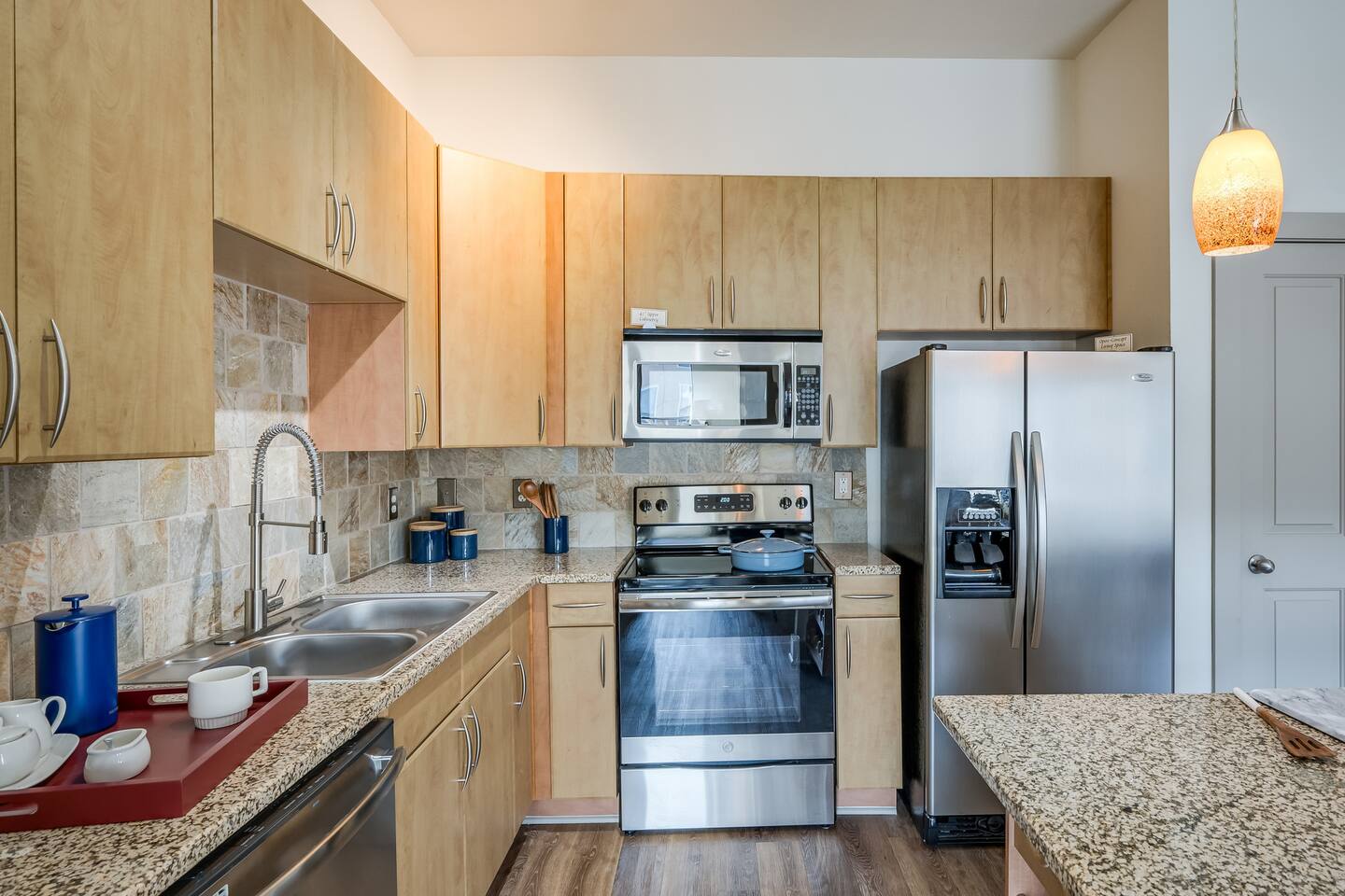 , an Airbnb-friendly apartment in Houston, TX