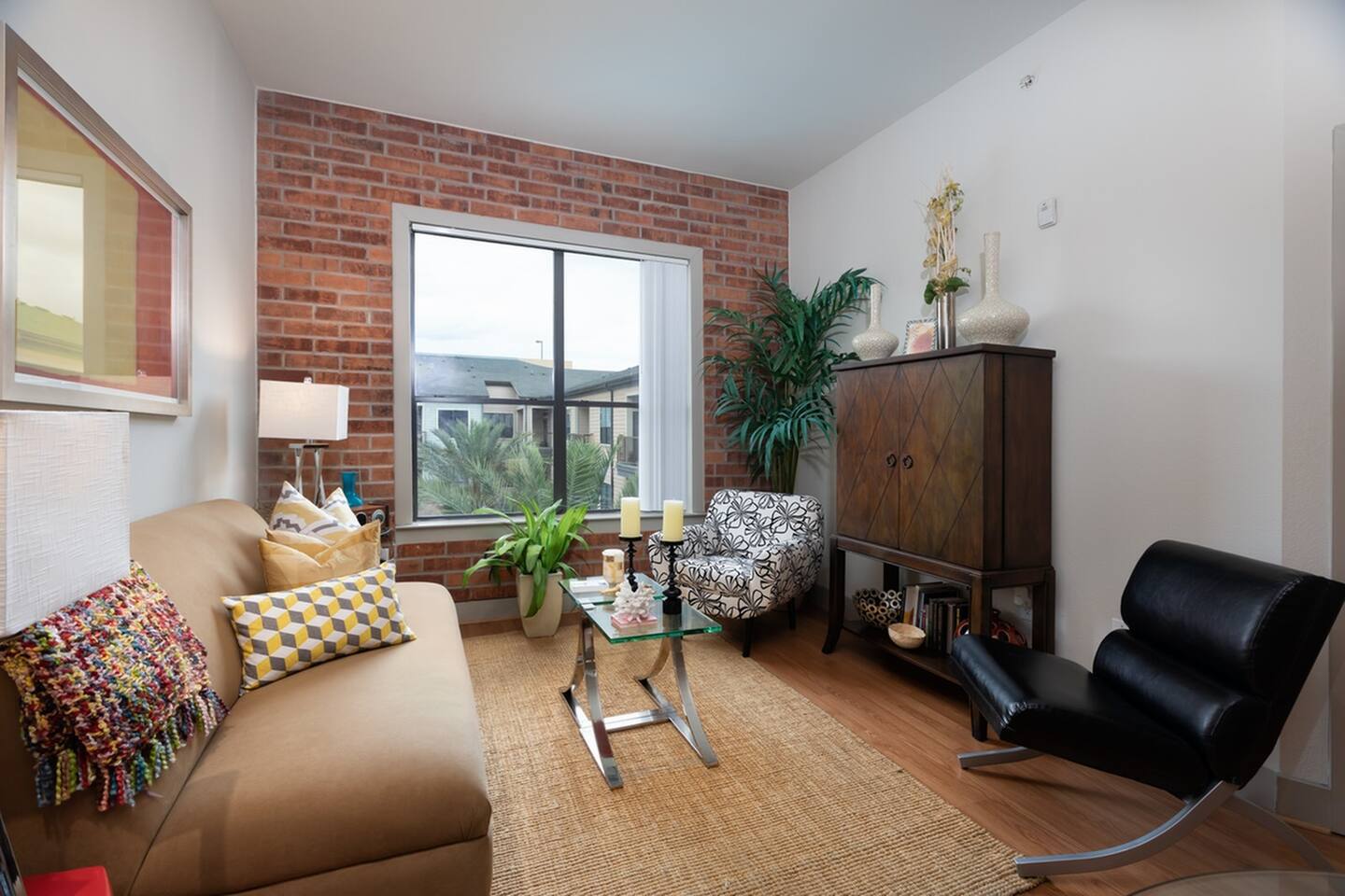 , an Airbnb-friendly apartment in Houston, TX