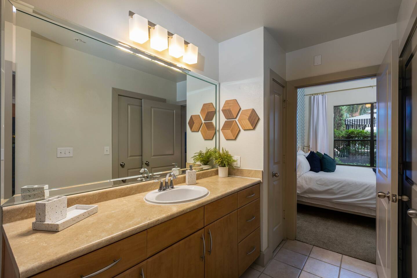 , an Airbnb-friendly apartment in Houston, TX