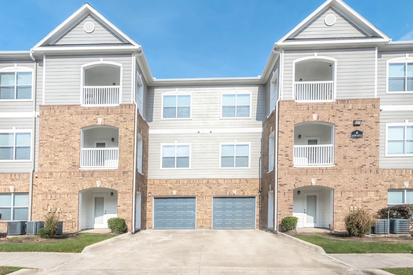 , an Airbnb-friendly apartment in Houston, TX