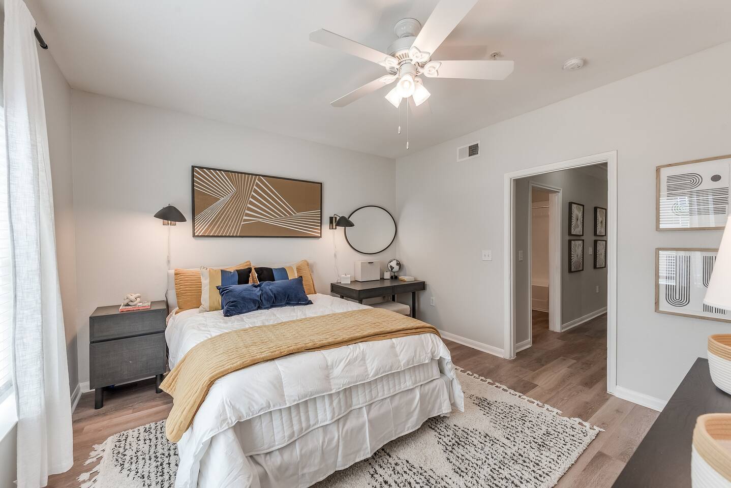, an Airbnb-friendly apartment in Houston, TX