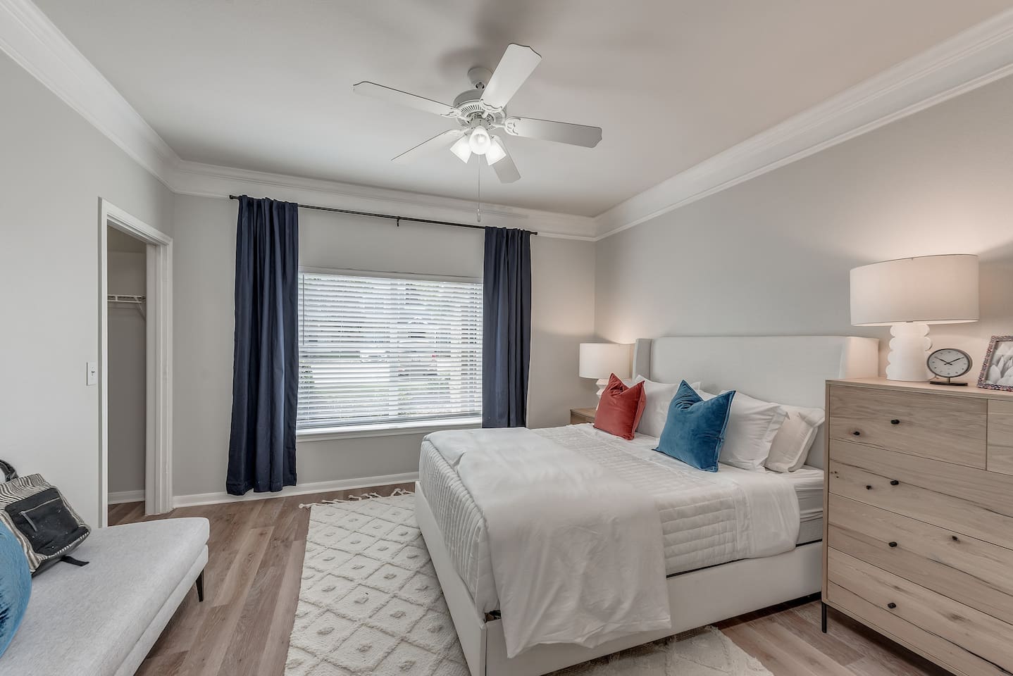, an Airbnb-friendly apartment in Houston, TX