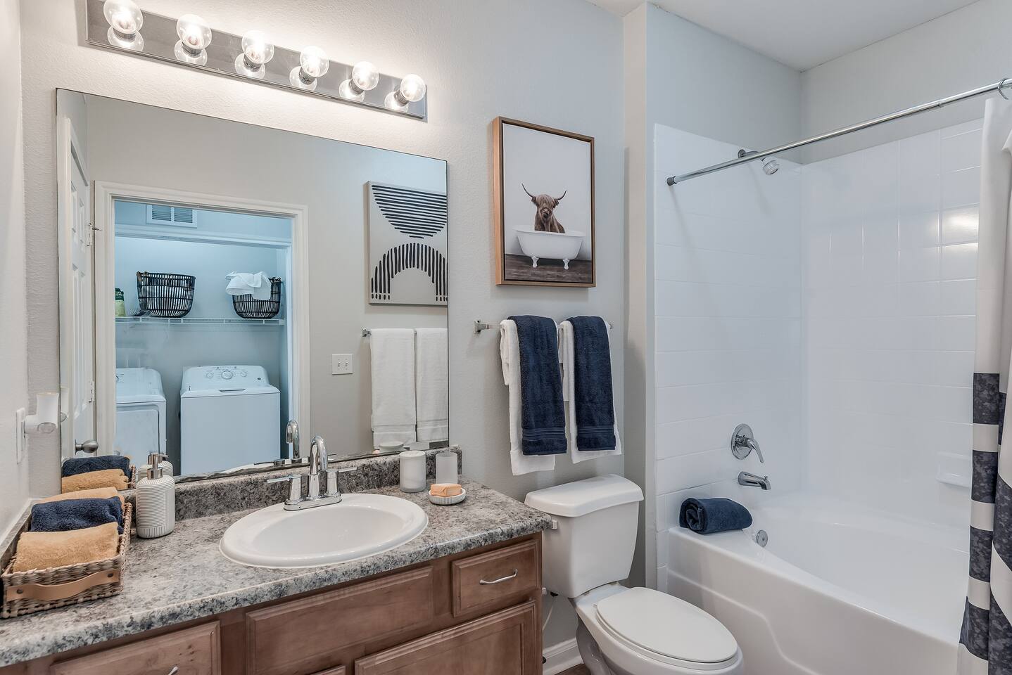 , an Airbnb-friendly apartment in Houston, TX