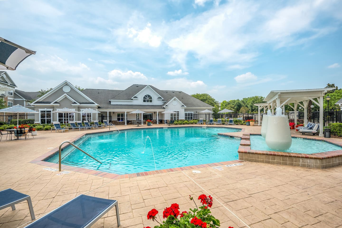 , an Airbnb-friendly apartment in Houston, TX