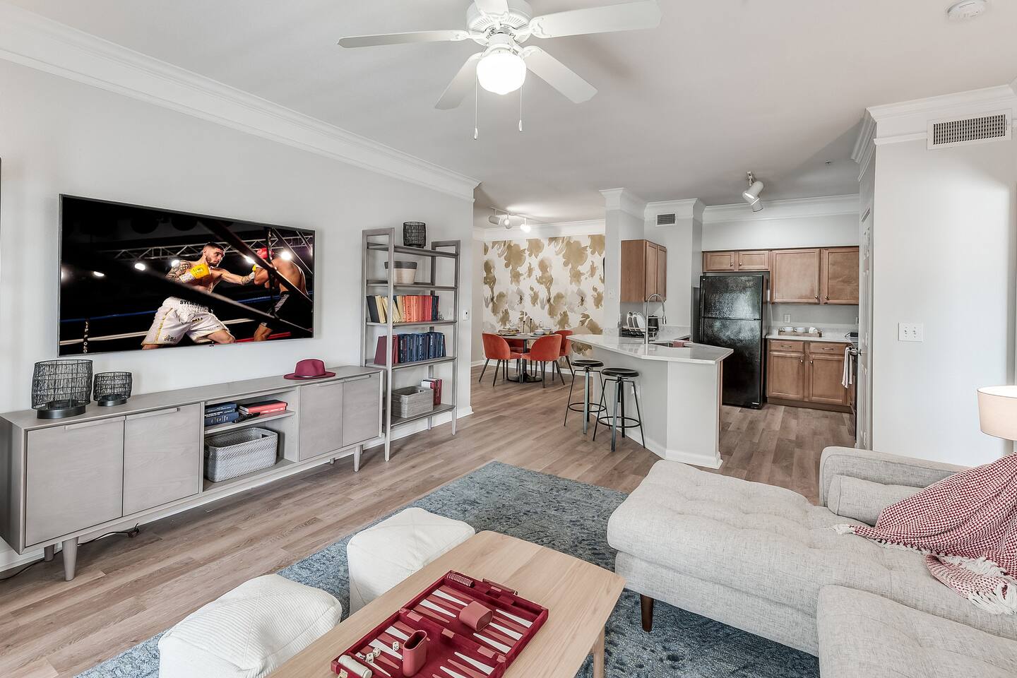 , an Airbnb-friendly apartment in Houston, TX