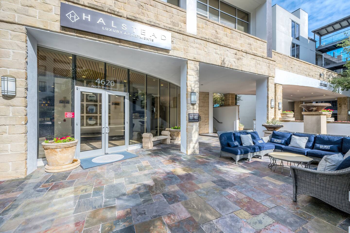 , an Airbnb-friendly apartment in Houston, TX