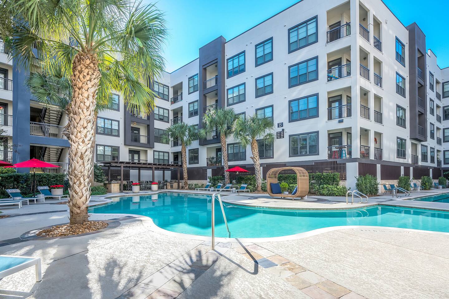 , an Airbnb-friendly apartment in Houston, TX