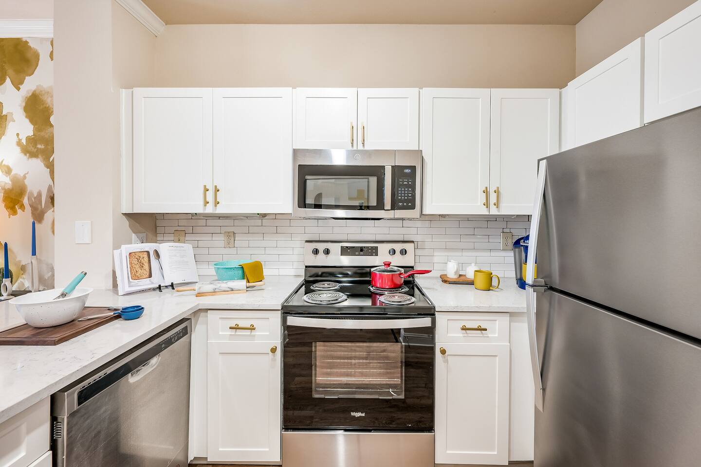 , an Airbnb-friendly apartment in Houston, TX