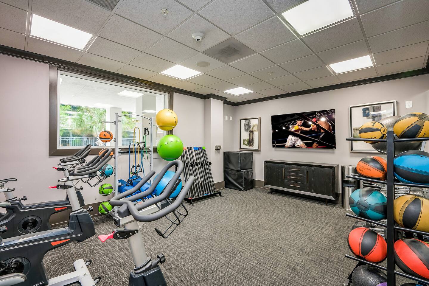 , an Airbnb-friendly apartment in Houston, TX