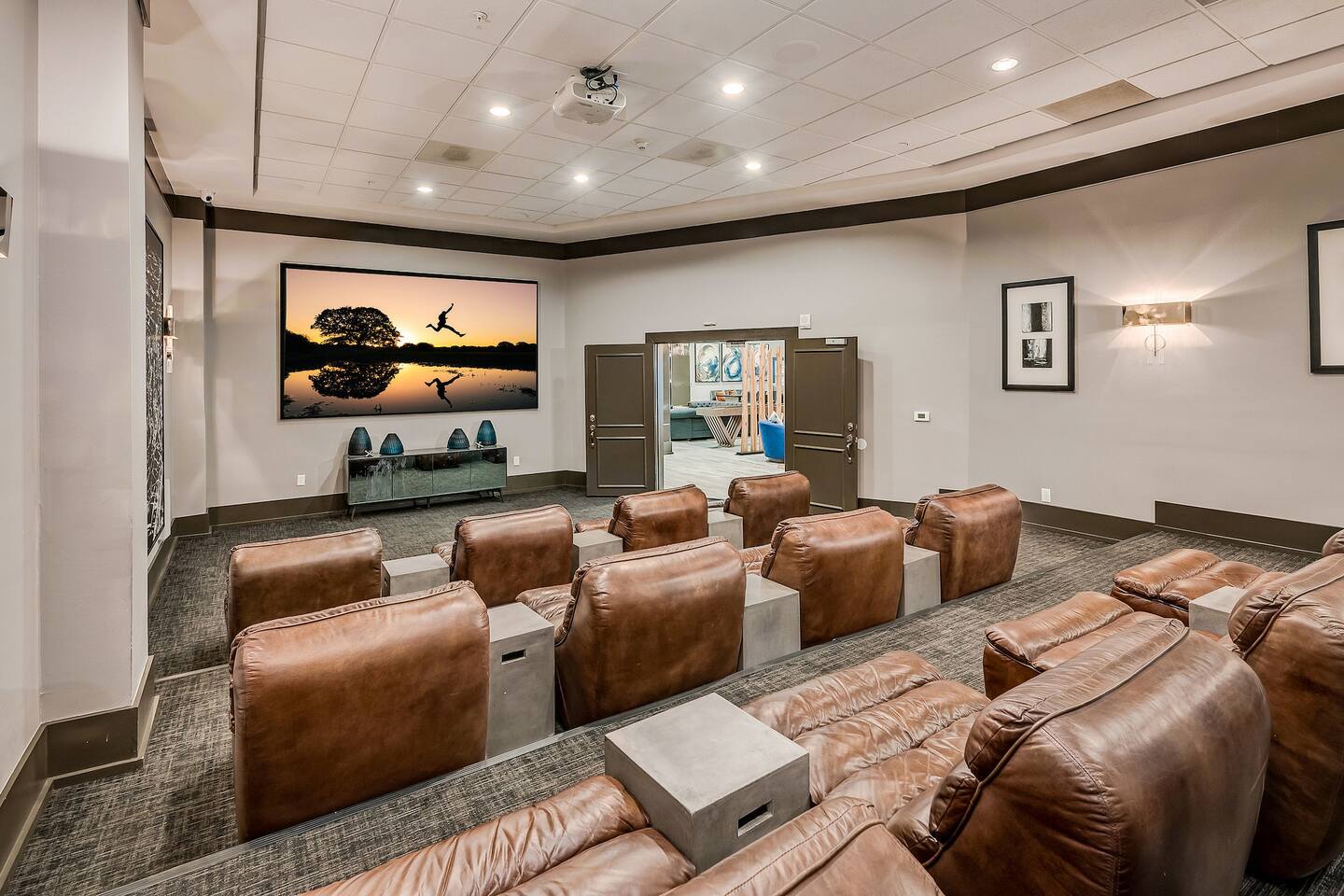 , an Airbnb-friendly apartment in Houston, TX