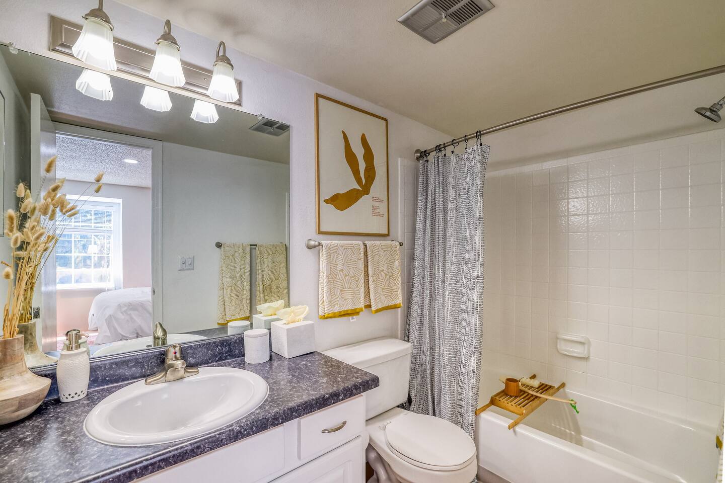 , an Airbnb-friendly apartment in Denver, CO