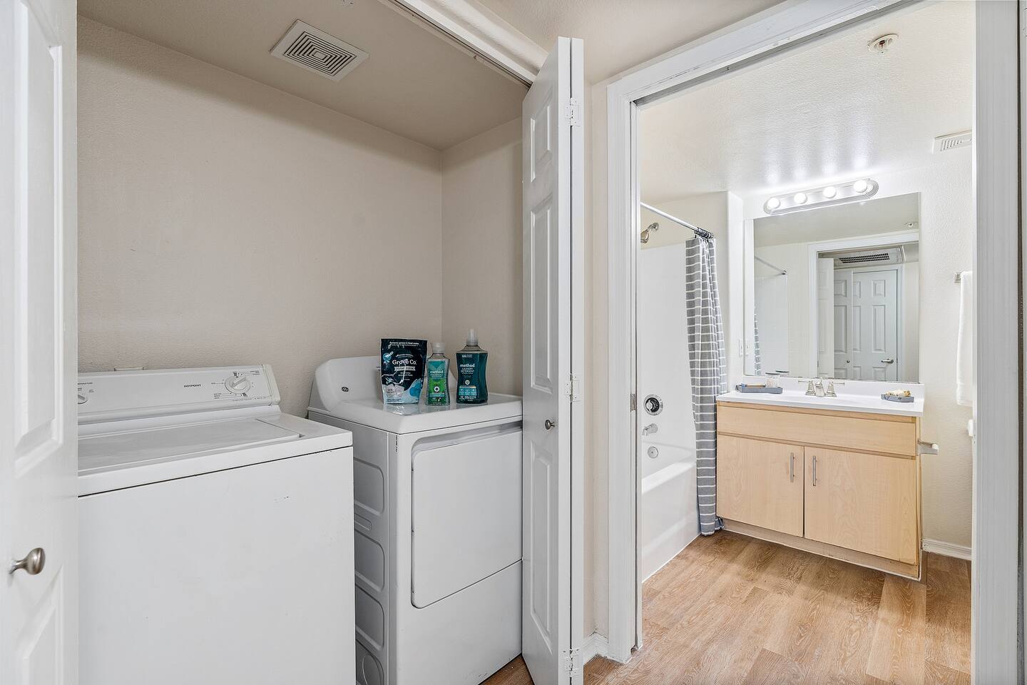 , an Airbnb-friendly apartment in Tempe, AZ