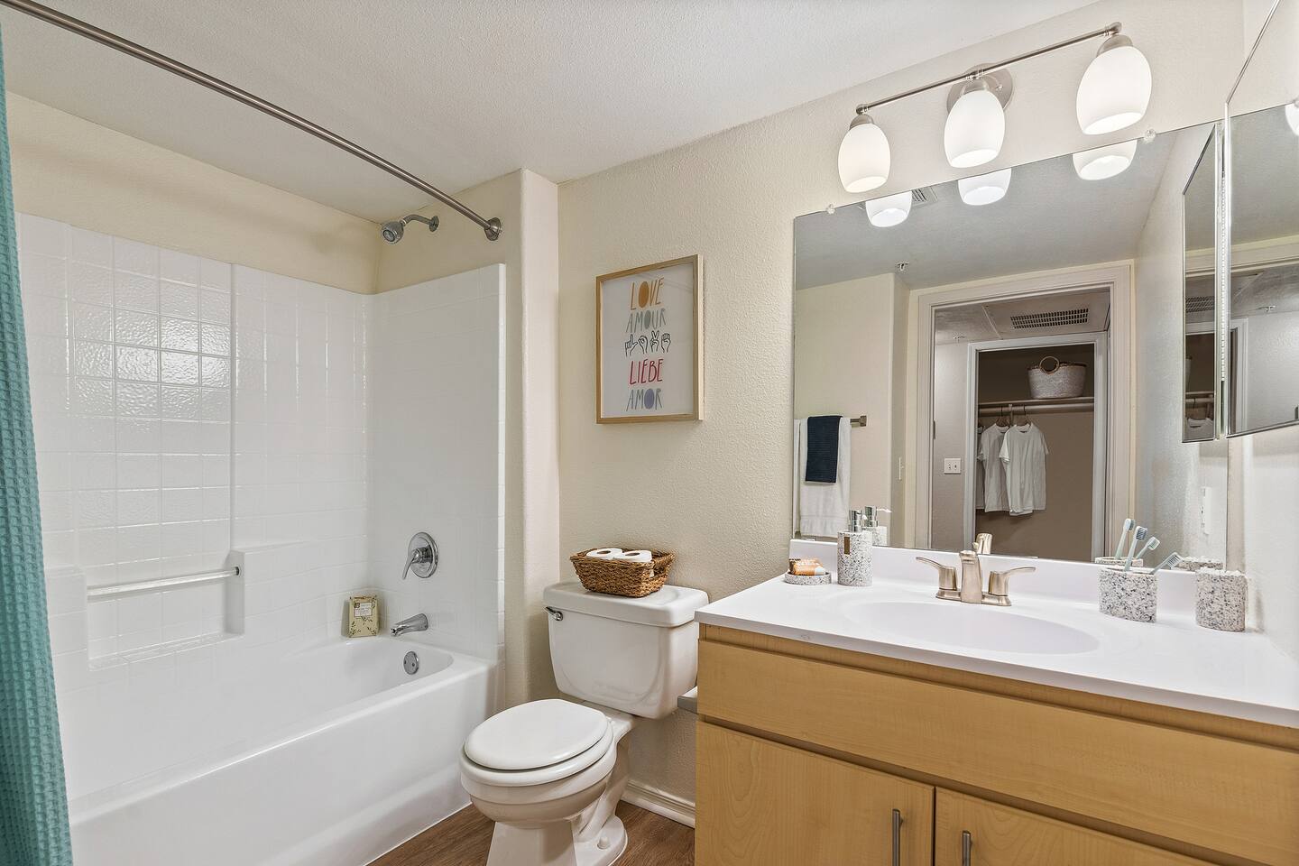 , an Airbnb-friendly apartment in Tempe, AZ
