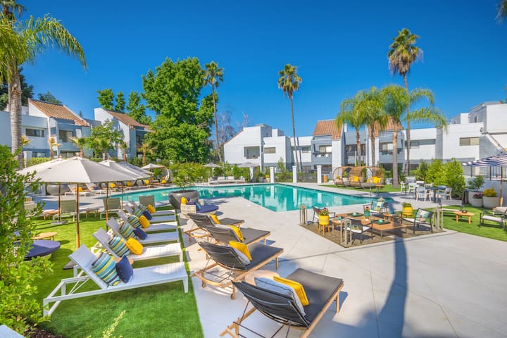 RGVtYW5kUGljdHVyZToyMDI5NzM1MzQ0