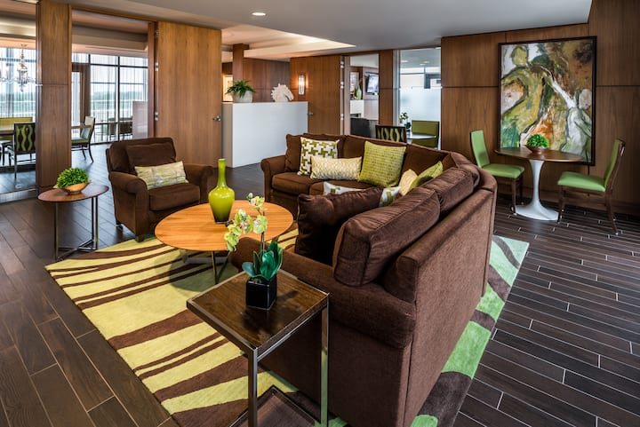 RGVtYW5kUGljdHVyZToxOTUxNjQ1NTQ3