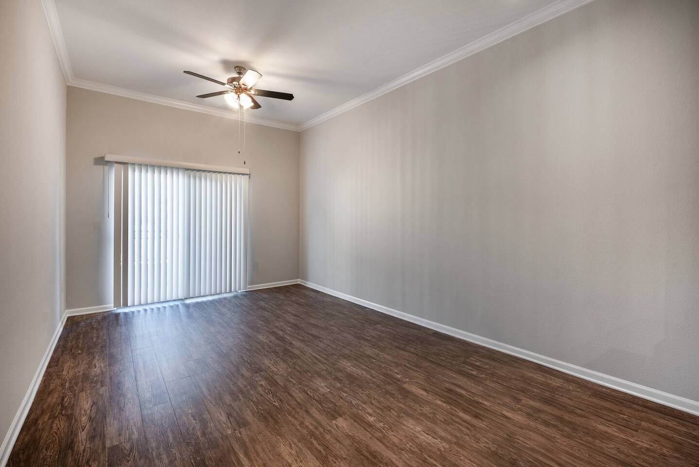 , an Airbnb-friendly apartment in Alexandria, VA