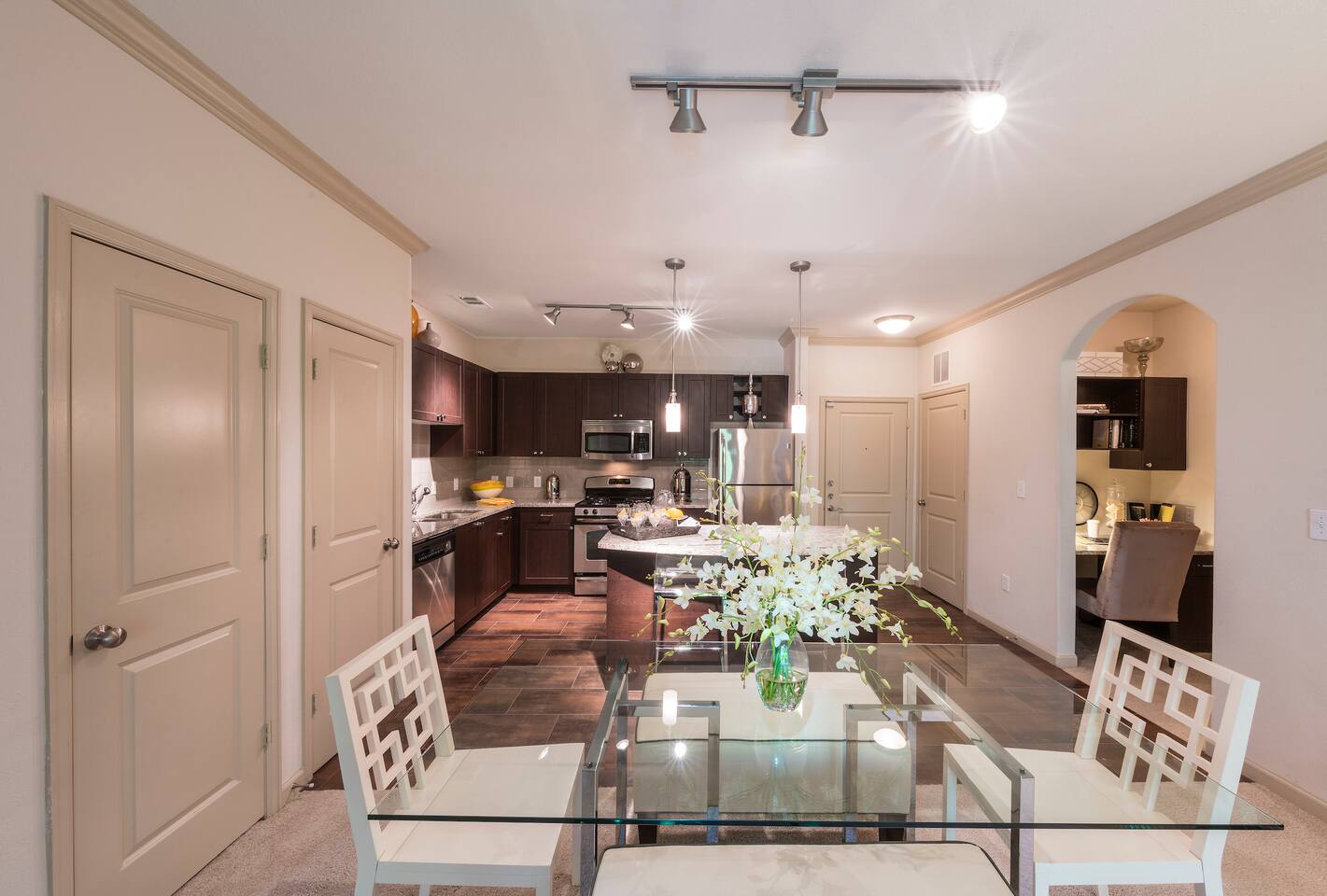 , an Airbnb-friendly apartment in Alexandria, VA