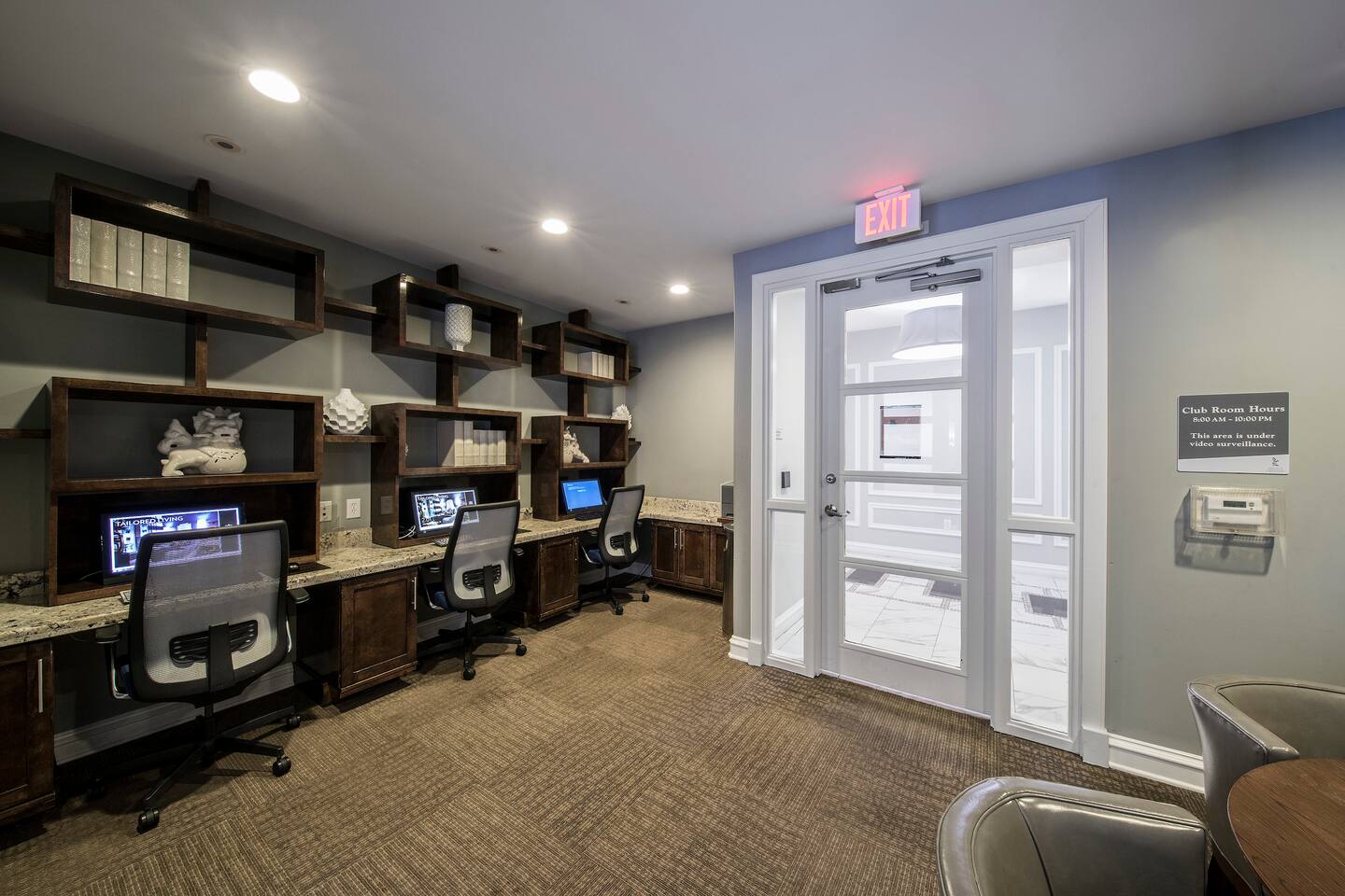 , an Airbnb-friendly apartment in Alexandria, VA