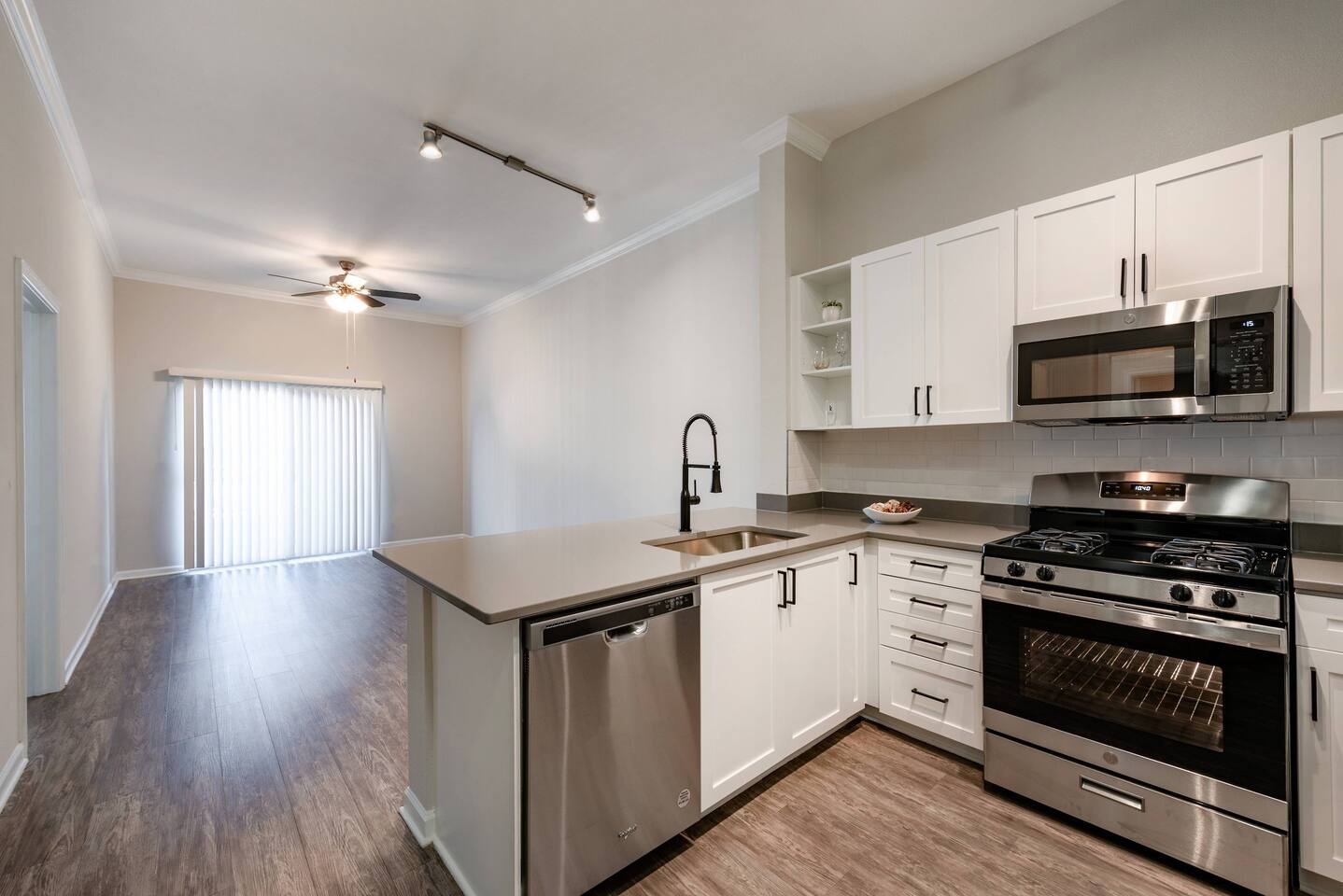 , an Airbnb-friendly apartment in Alexandria, VA