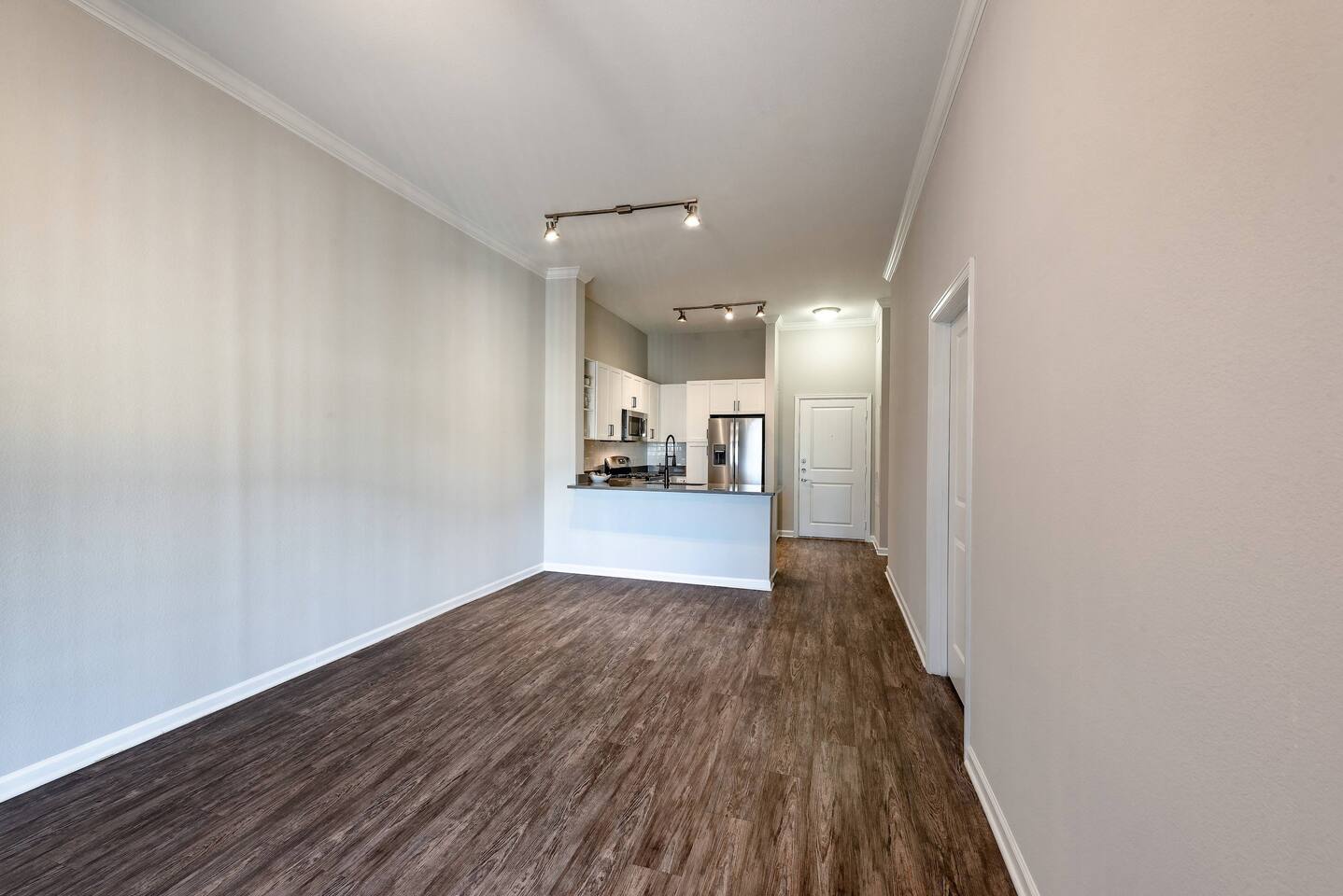, an Airbnb-friendly apartment in Alexandria, VA