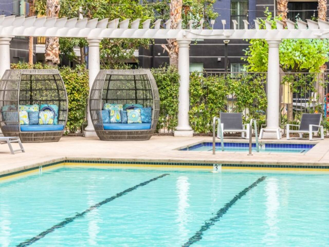 , an Airbnb-friendly apartment in North Hollywood, CA
