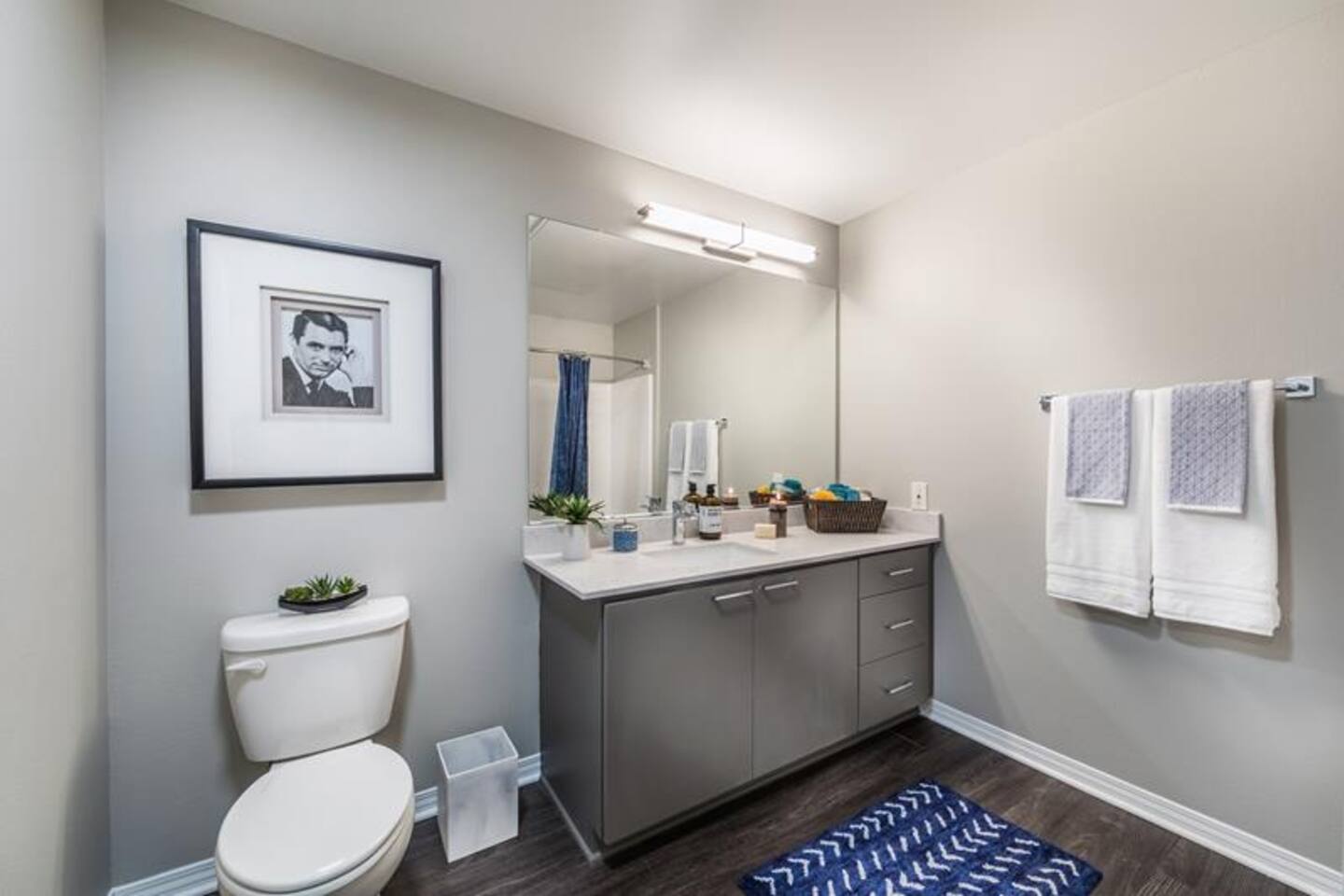 , an Airbnb-friendly apartment in North Hollywood, CA