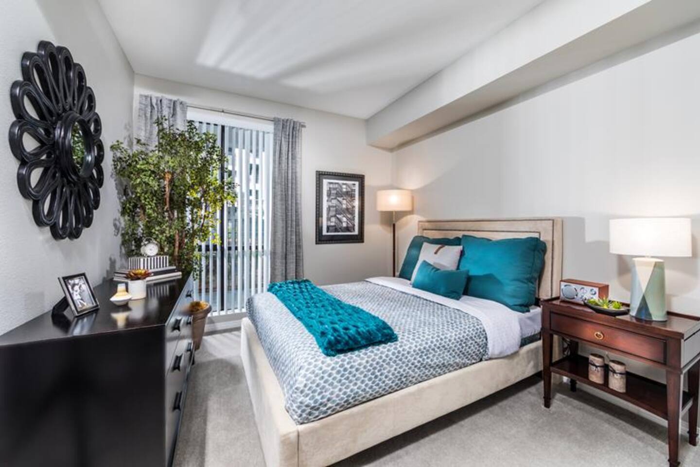 , an Airbnb-friendly apartment in North Hollywood, CA