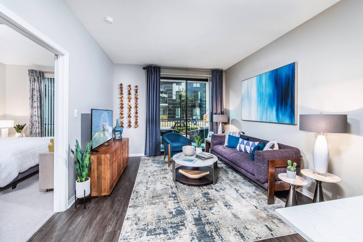, an Airbnb-friendly apartment in North Hollywood, CA