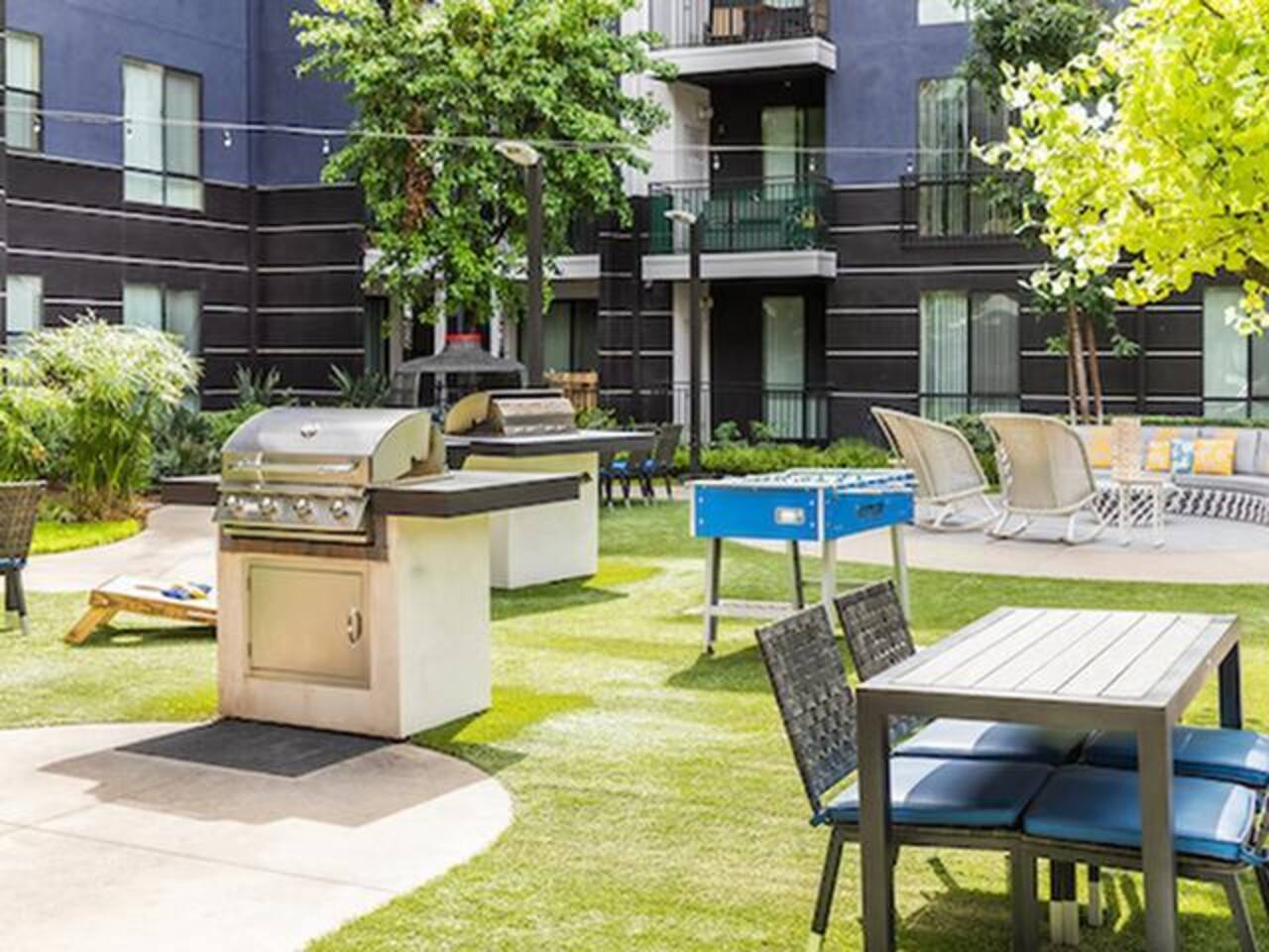 , an Airbnb-friendly apartment in North Hollywood, CA