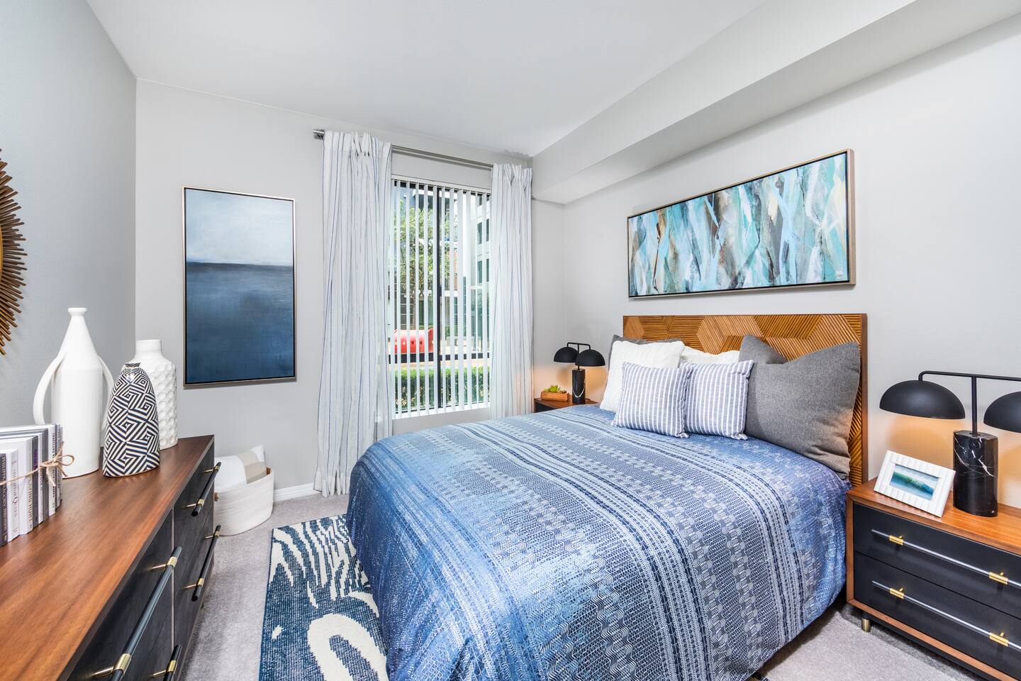 , an Airbnb-friendly apartment in North Hollywood, CA
