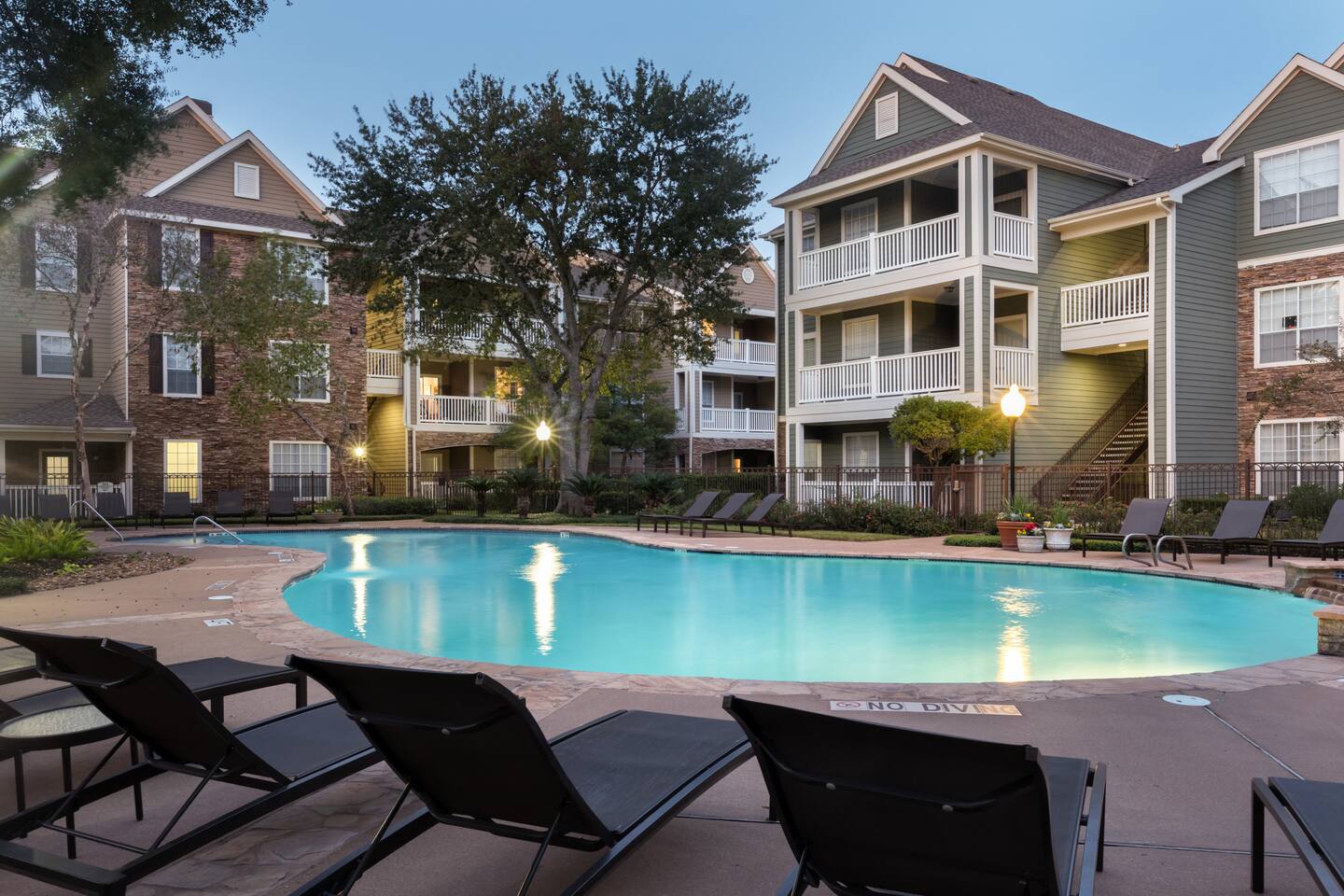 , an Airbnb-friendly apartment in Houston, TX