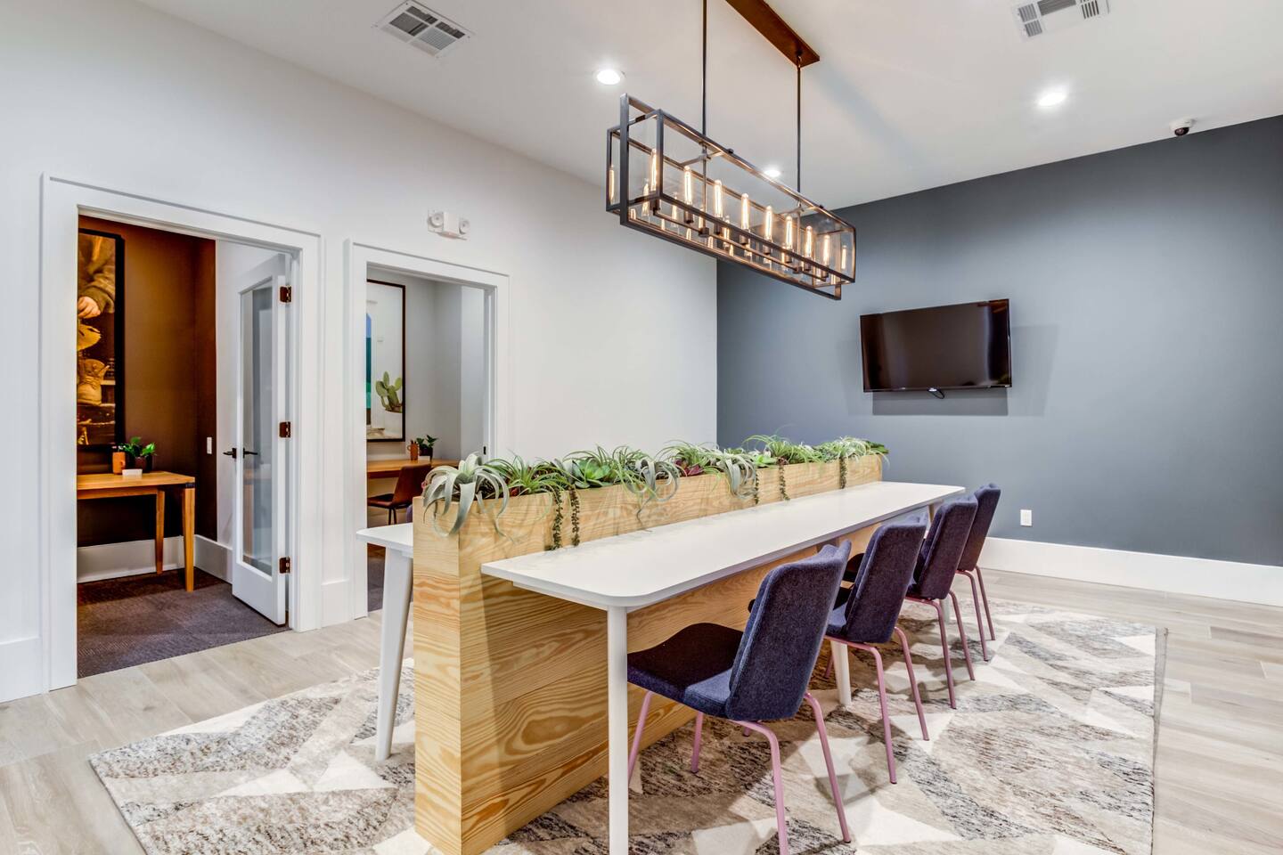 Alternate view of Avana Eldridge, an Airbnb-friendly apartment in Houston, TX