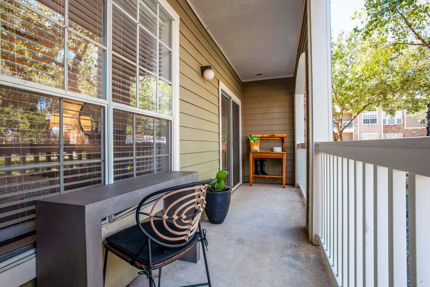 , an Airbnb-friendly apartment in Houston, TX
