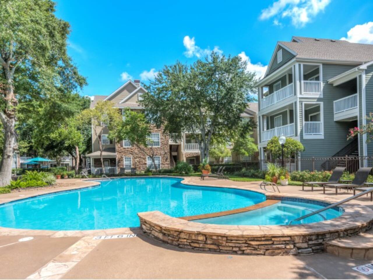 , an Airbnb-friendly apartment in Houston, TX