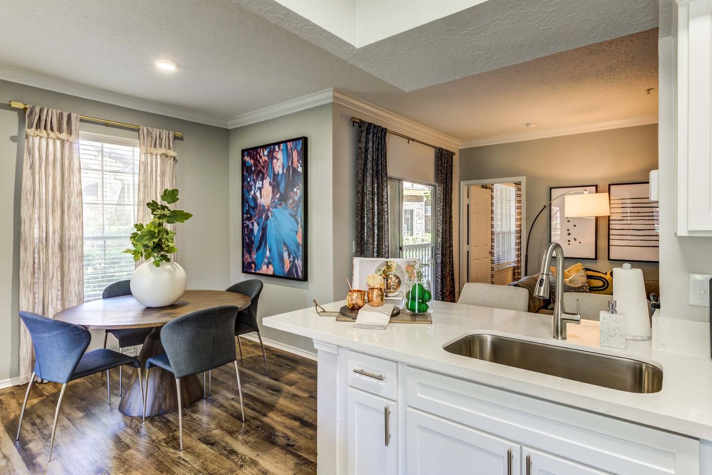 , an Airbnb-friendly apartment in Houston, TX