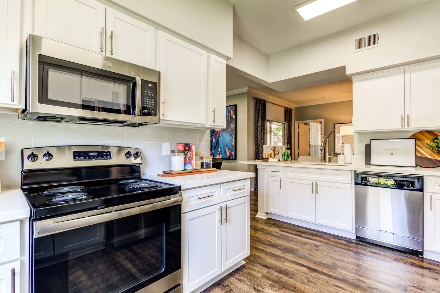 , an Airbnb-friendly apartment in Houston, TX