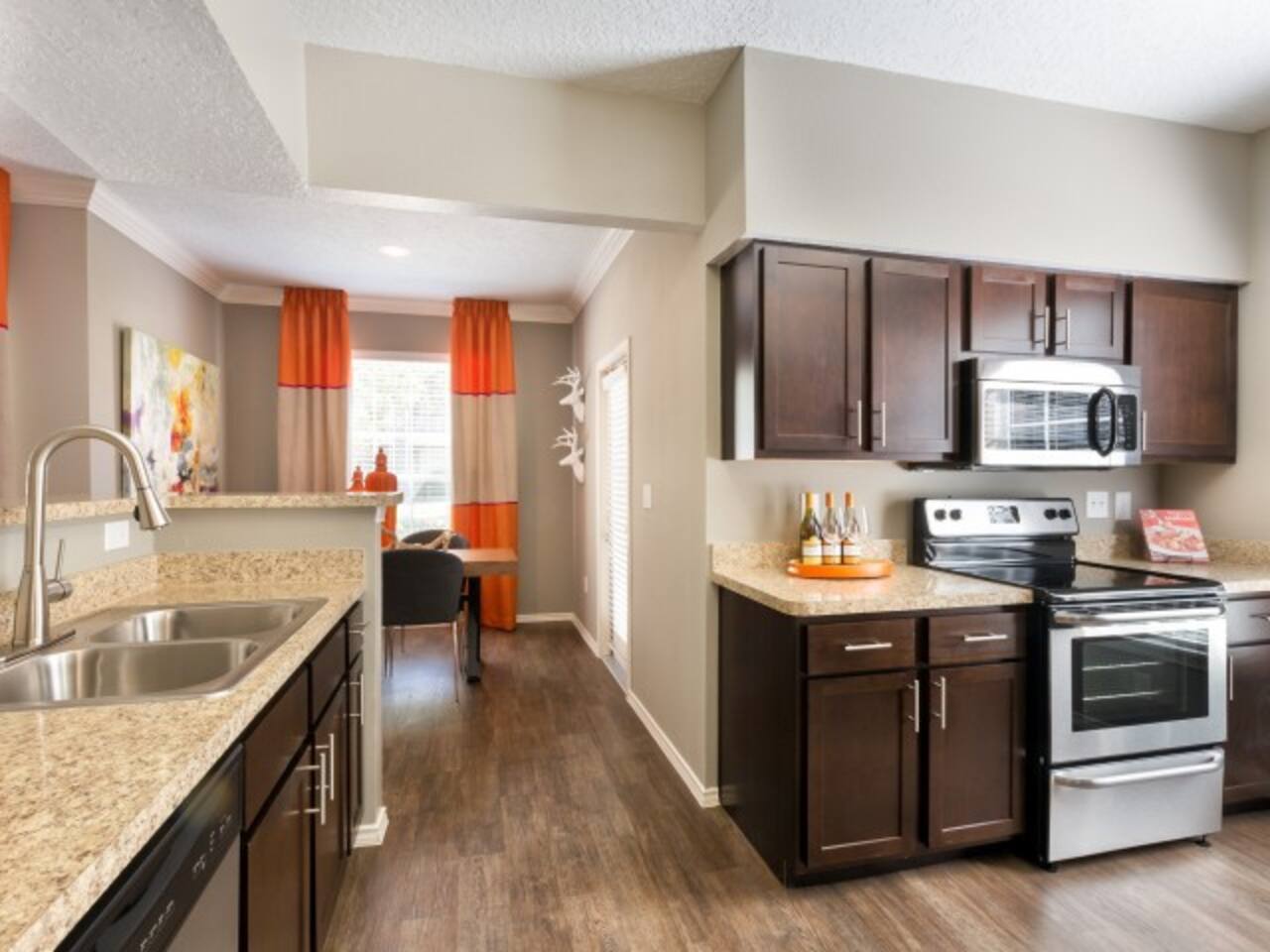 , an Airbnb-friendly apartment in Houston, TX