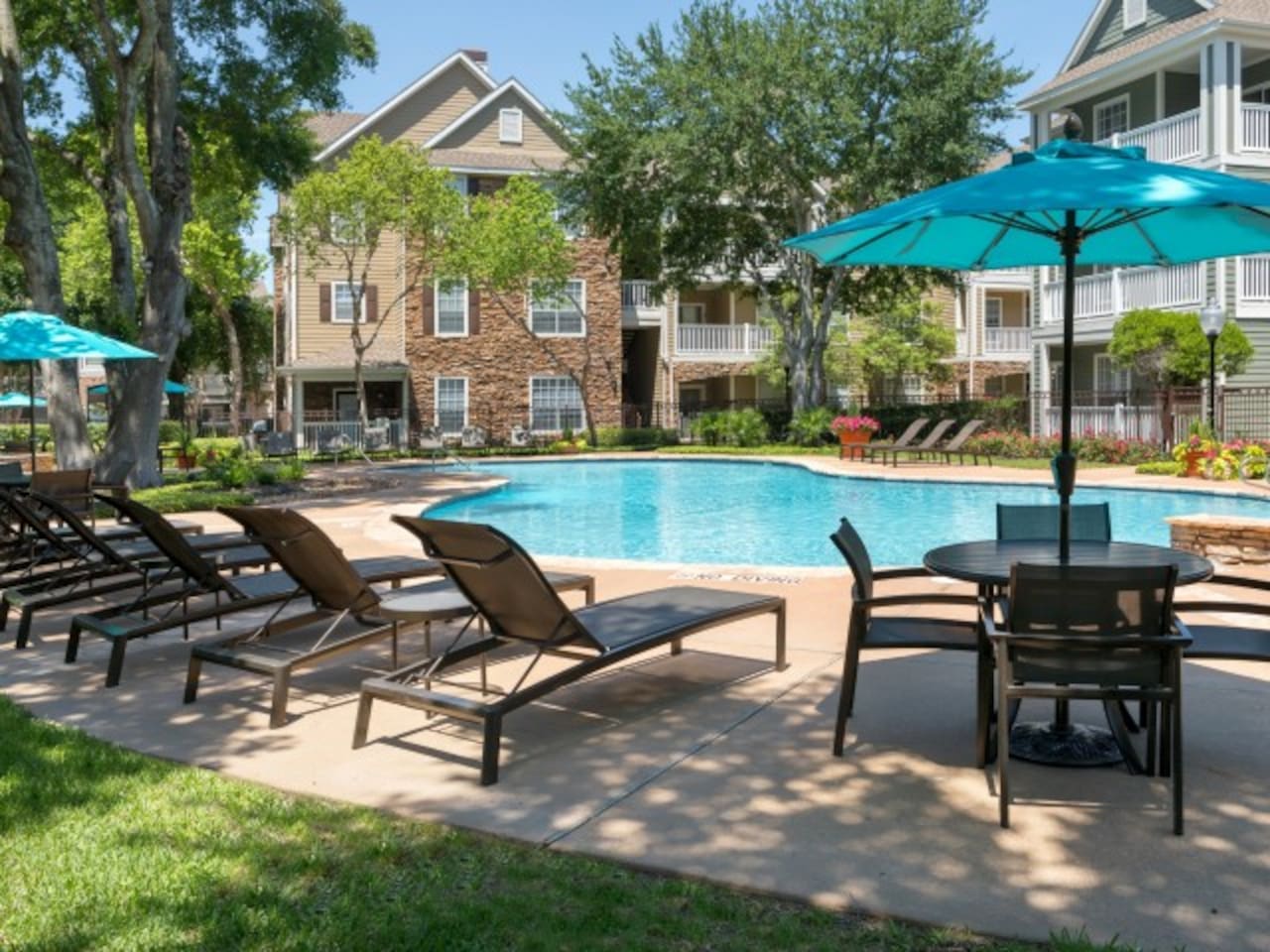 , an Airbnb-friendly apartment in Houston, TX