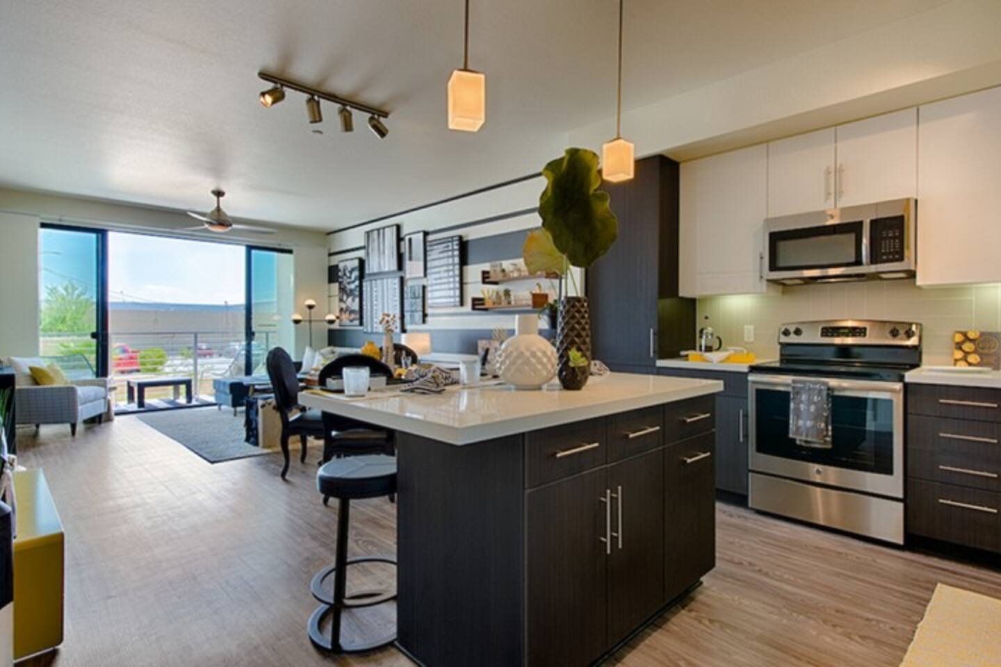 , an Airbnb-friendly apartment in Scottsdale, AZ
