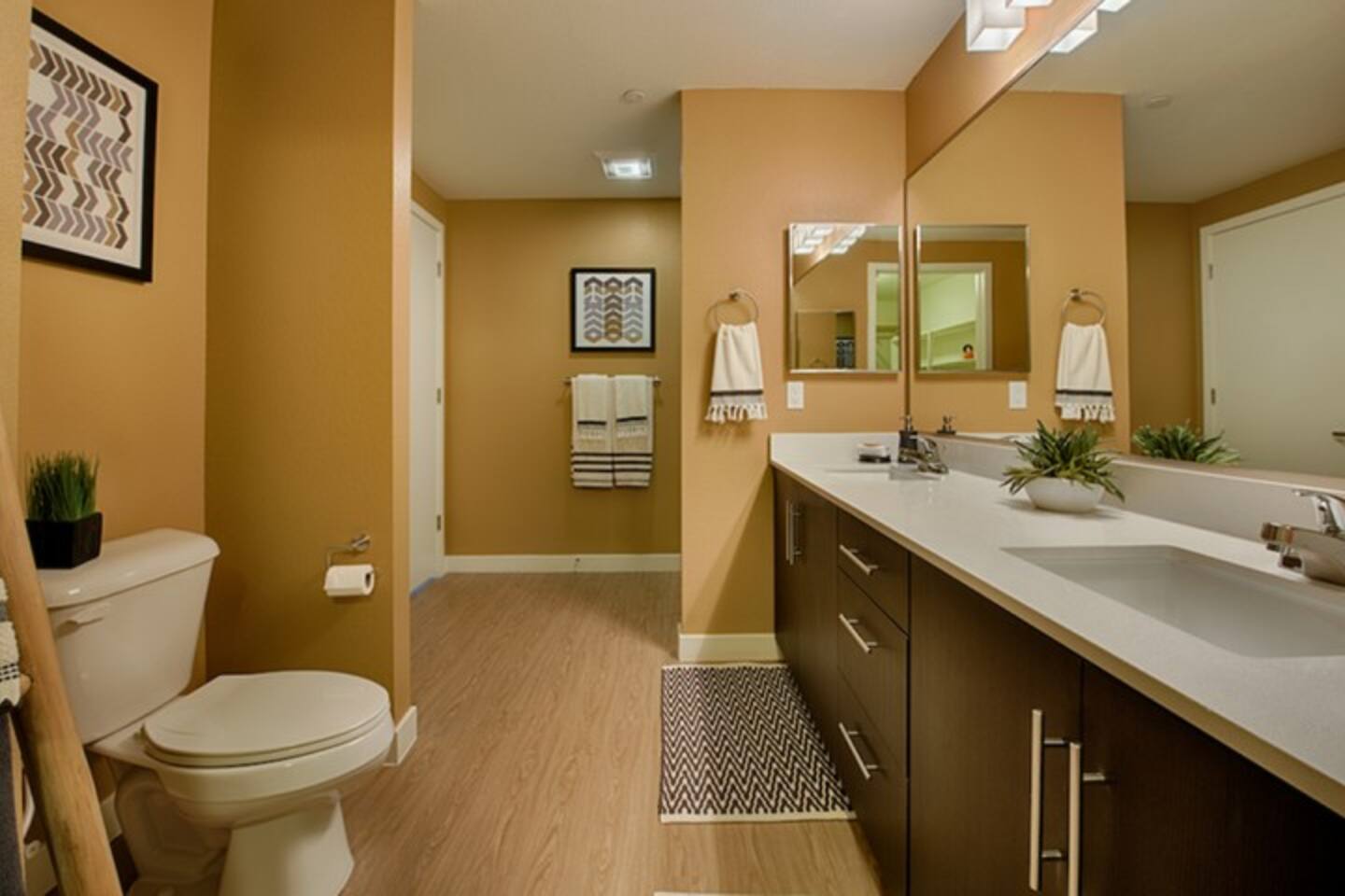 , an Airbnb-friendly apartment in Scottsdale, AZ