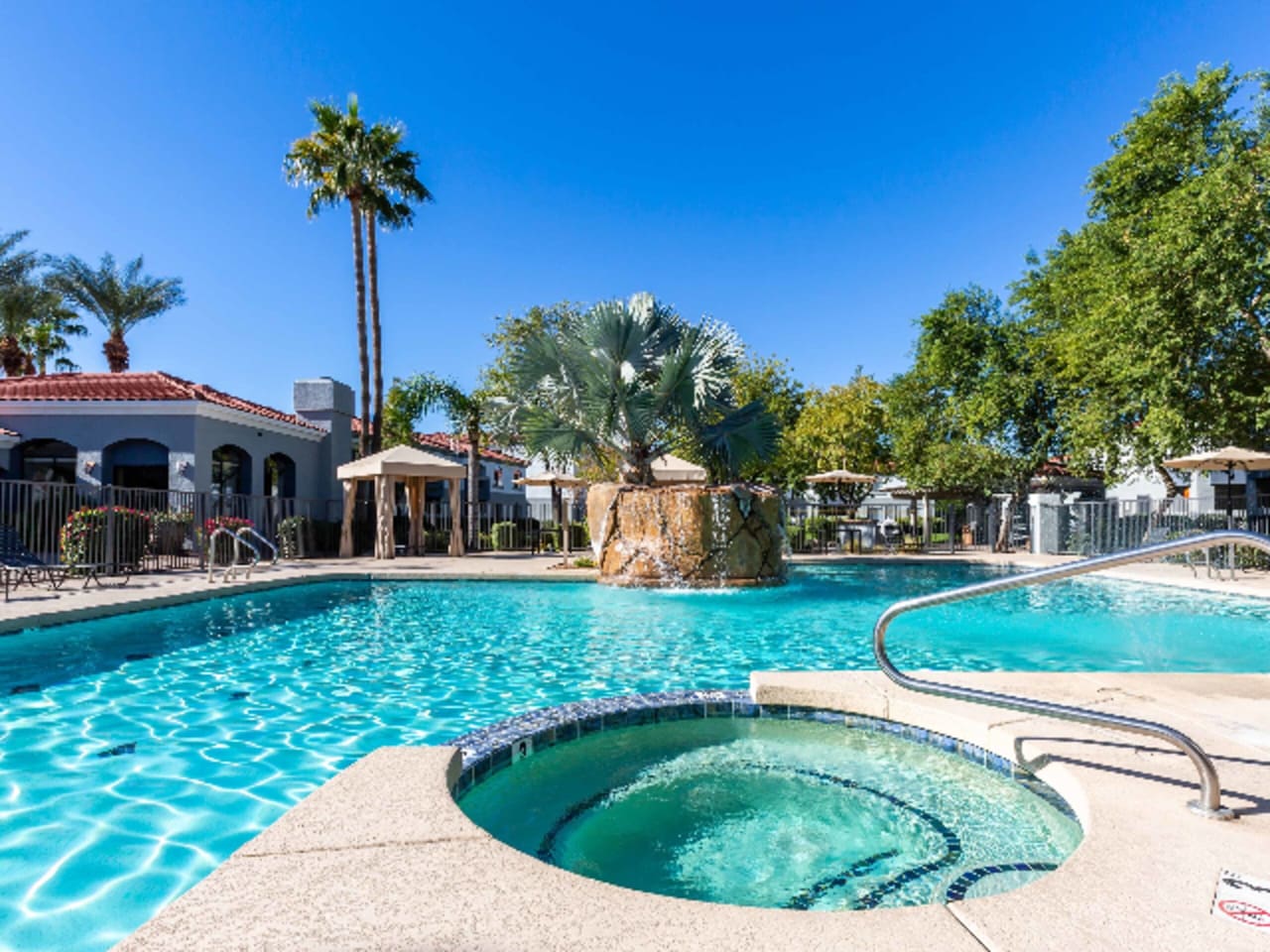 , an Airbnb-friendly apartment in Scottsdale, AZ