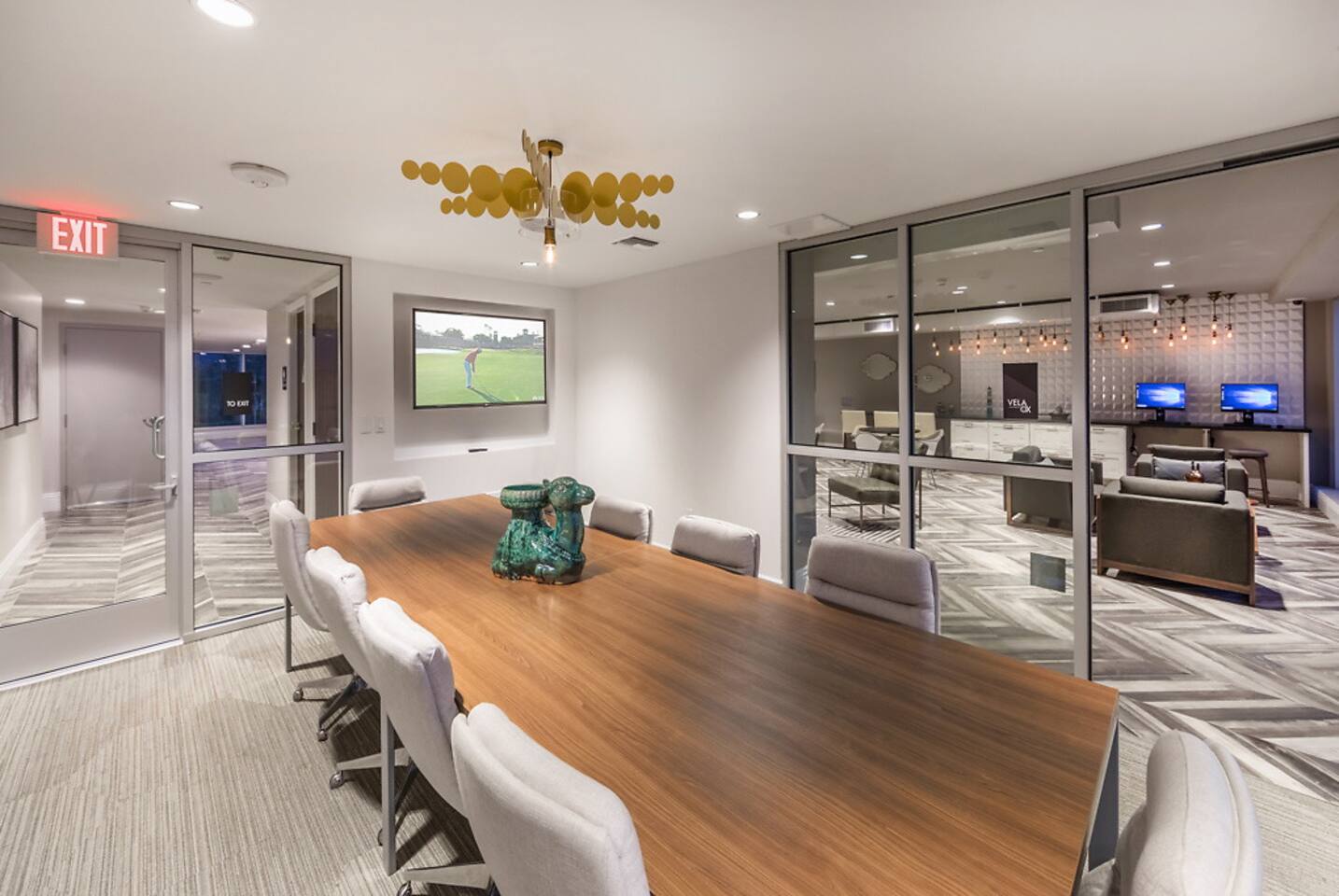 , an Airbnb-friendly apartment in Los Angeles, CA