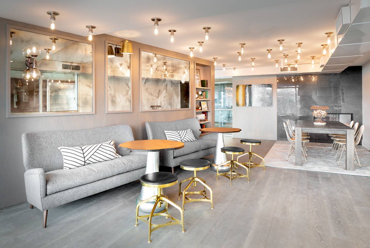 , an Airbnb-friendly apartment in Los Angeles, CA