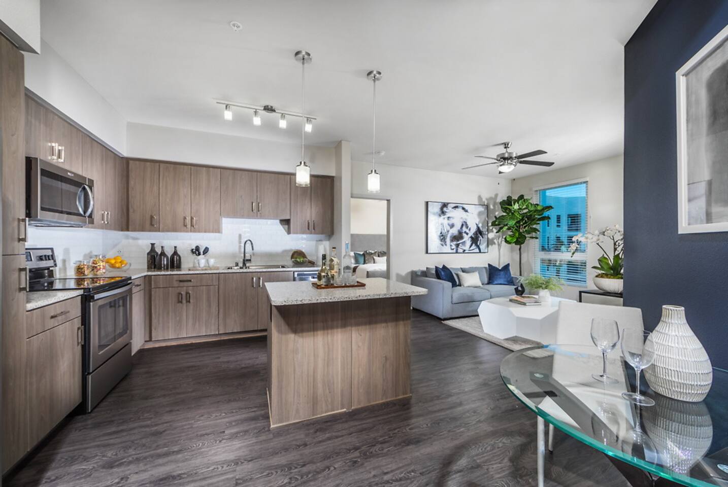 , an Airbnb-friendly apartment in Los Angeles, CA