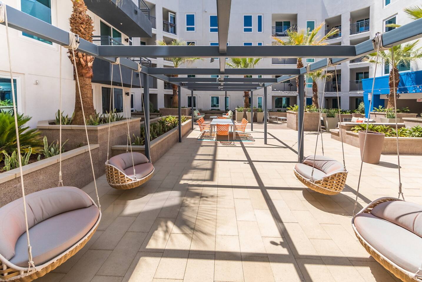 , an Airbnb-friendly apartment in Los Angeles, CA