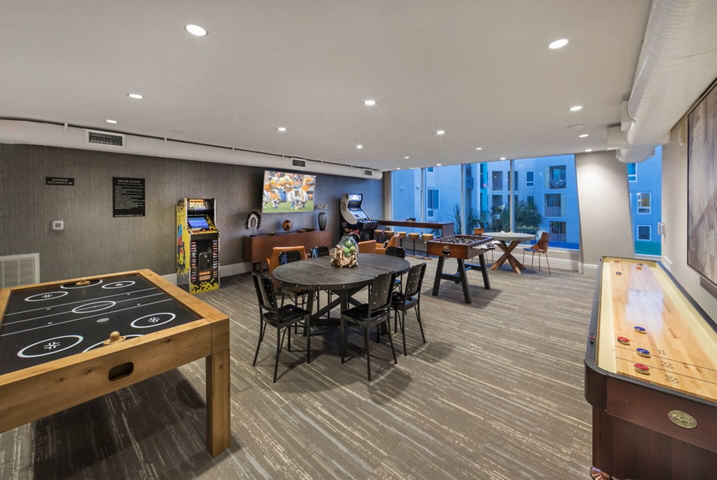 , an Airbnb-friendly apartment in Los Angeles, CA